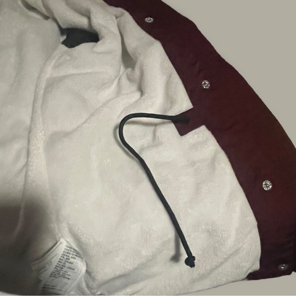 Hollister Cozy Faux Fur Lined Burgundy Mid-weight Jacket Size Extra Small - Picture 16 of 16